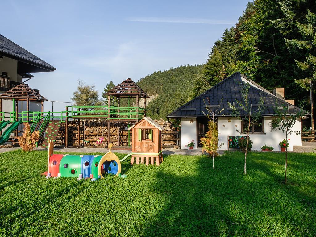 فندق جورا هومورولويفي  La Conac In Bucovina المظهر الخارجي الصورة
