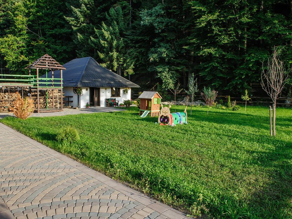 فندق جورا هومورولويفي  La Conac In Bucovina المظهر الخارجي الصورة