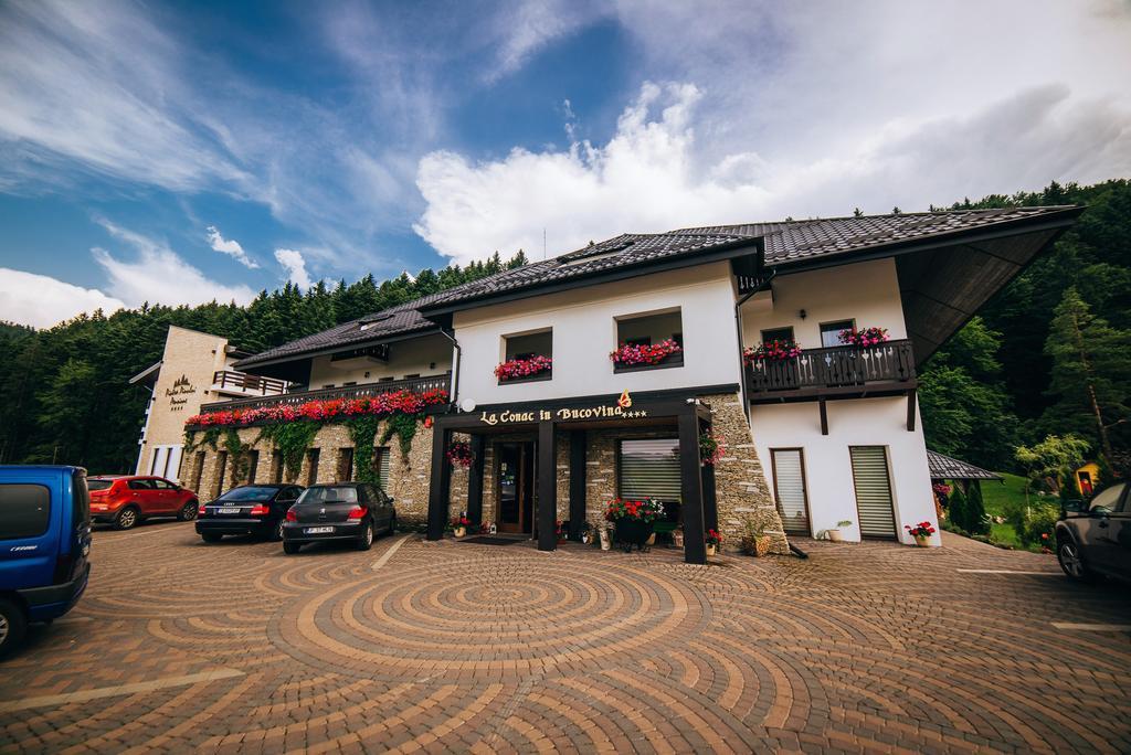 فندق جورا هومورولويفي  La Conac In Bucovina المظهر الخارجي الصورة