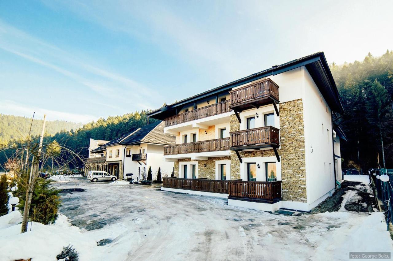 فندق جورا هومورولويفي  La Conac In Bucovina المظهر الخارجي الصورة