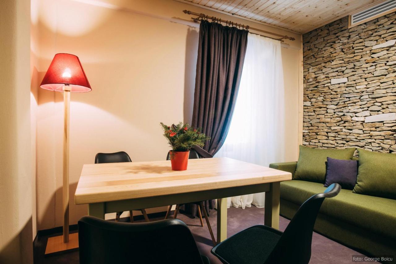 فندق جورا هومورولويفي  La Conac In Bucovina المظهر الخارجي الصورة